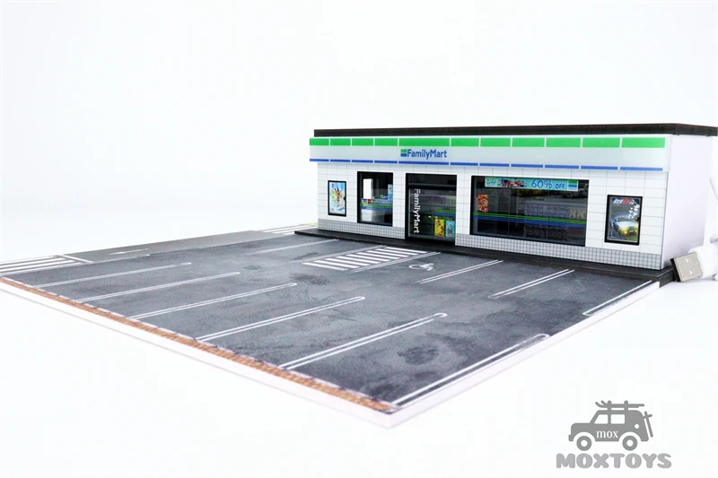 G-FANS 1:64 Dioramas with LED Light 7-11/FamilyMart Stores and parking lots