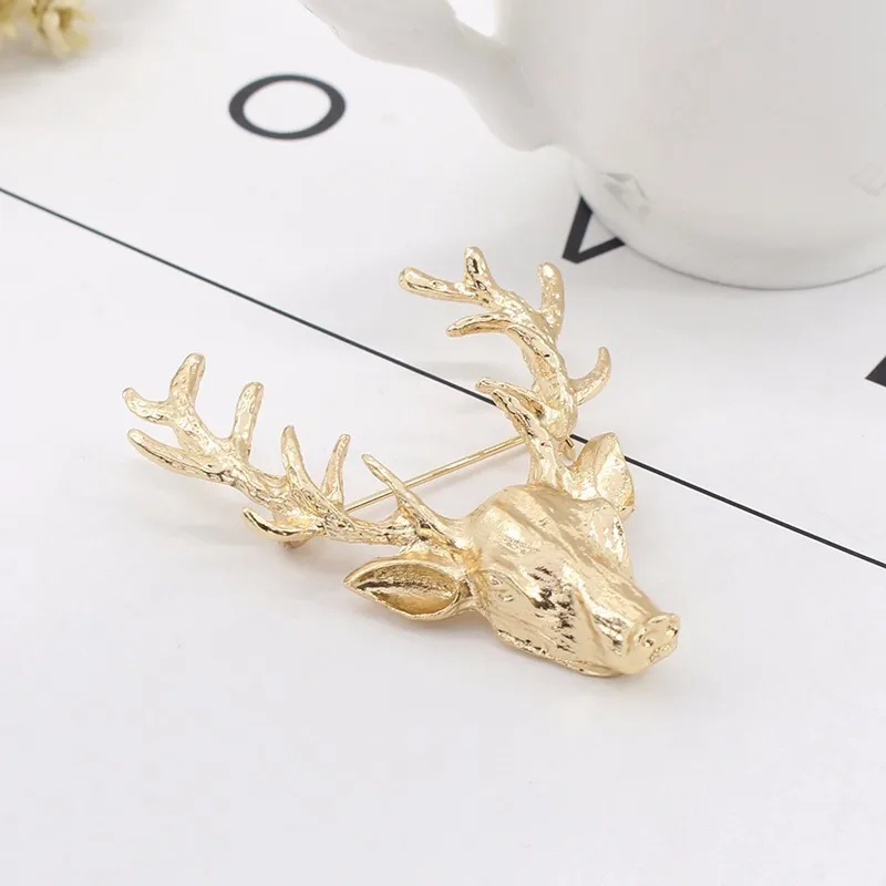 Fashion Deer Head Pin Brooch Suit Accessories for Men European Reindeer Animal Brooches Party Jewelry Christmas Gifts 2024