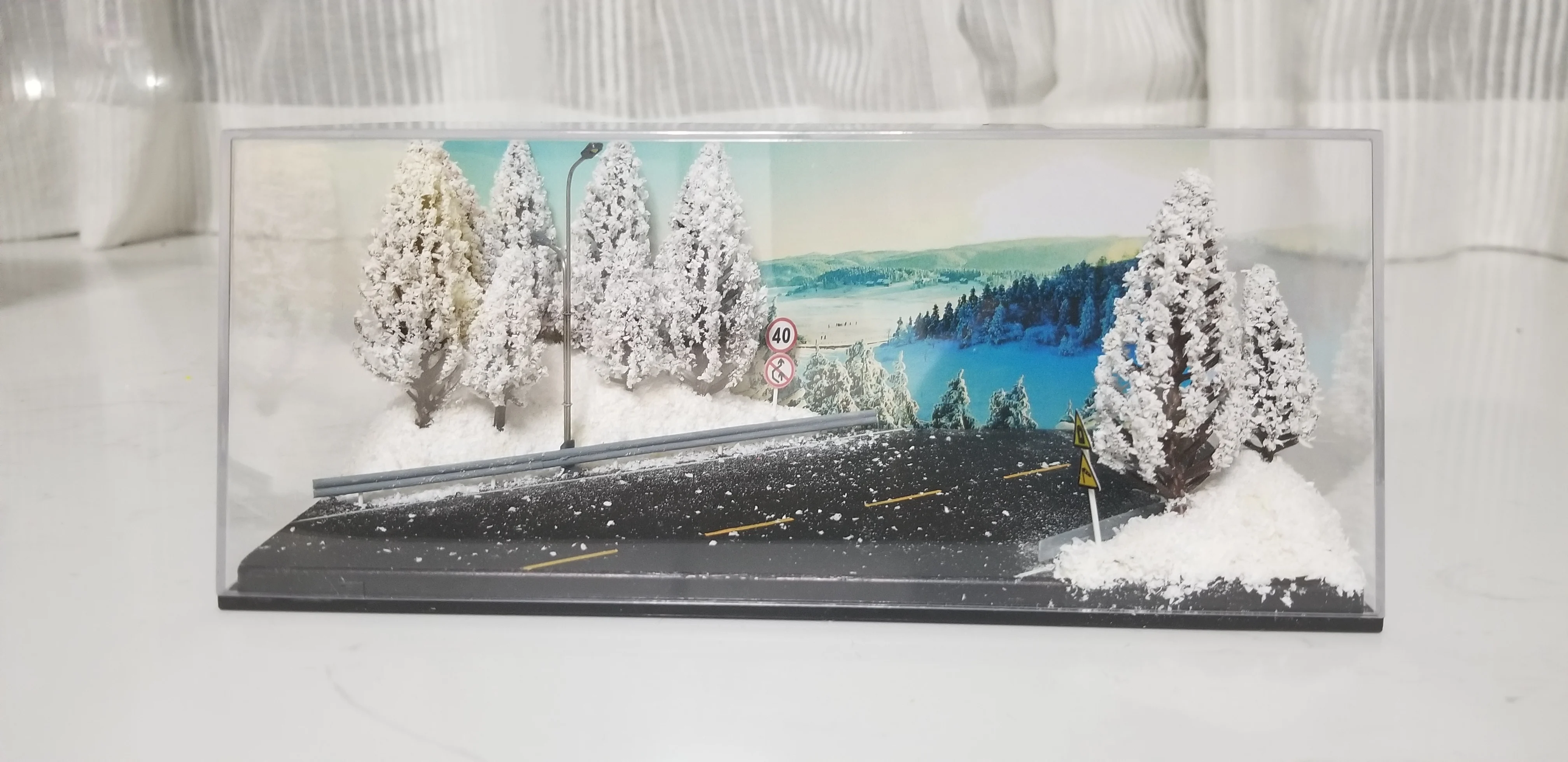 1:64 Winter Snow Mountain Background Assembly Model