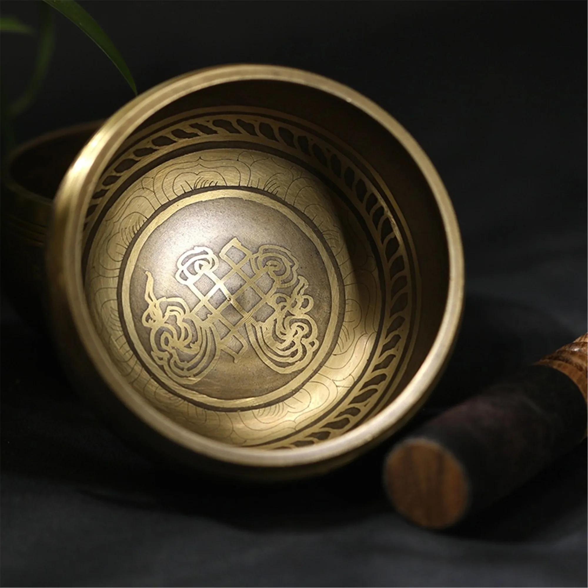 Gandhanra Tibetan Singing Bowl Set with Mantra & Lucky Knot,For Meditation,Mindfulness,Sound Healing,Relaxation,Made in Nepal