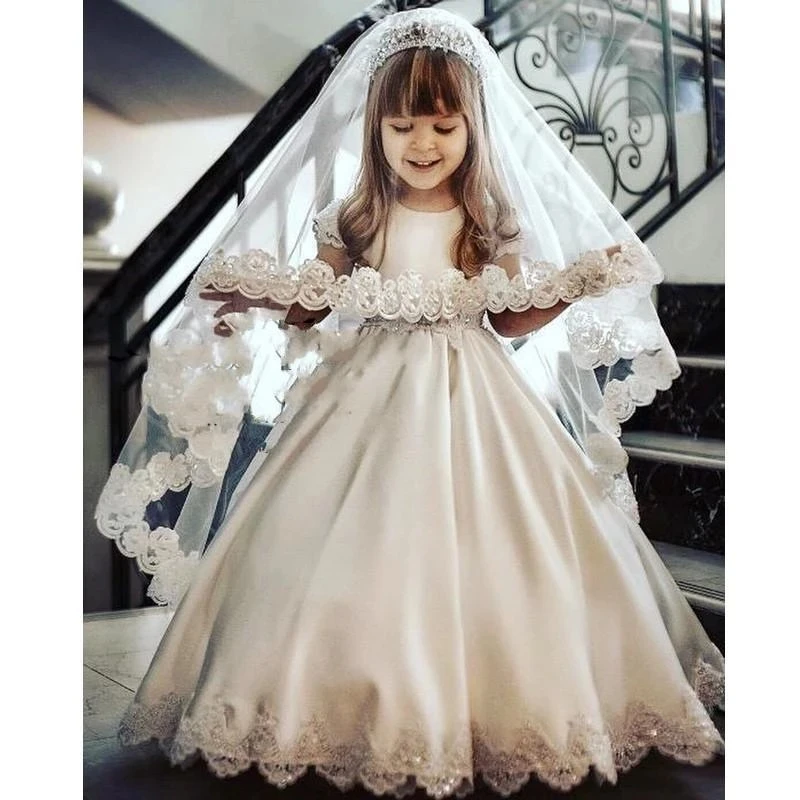 2021 Wedding Flower Girls' Dresses with Bow Lace Applique Long Floor Princess Party Formal Gowns Short Sleeves Communion Wears