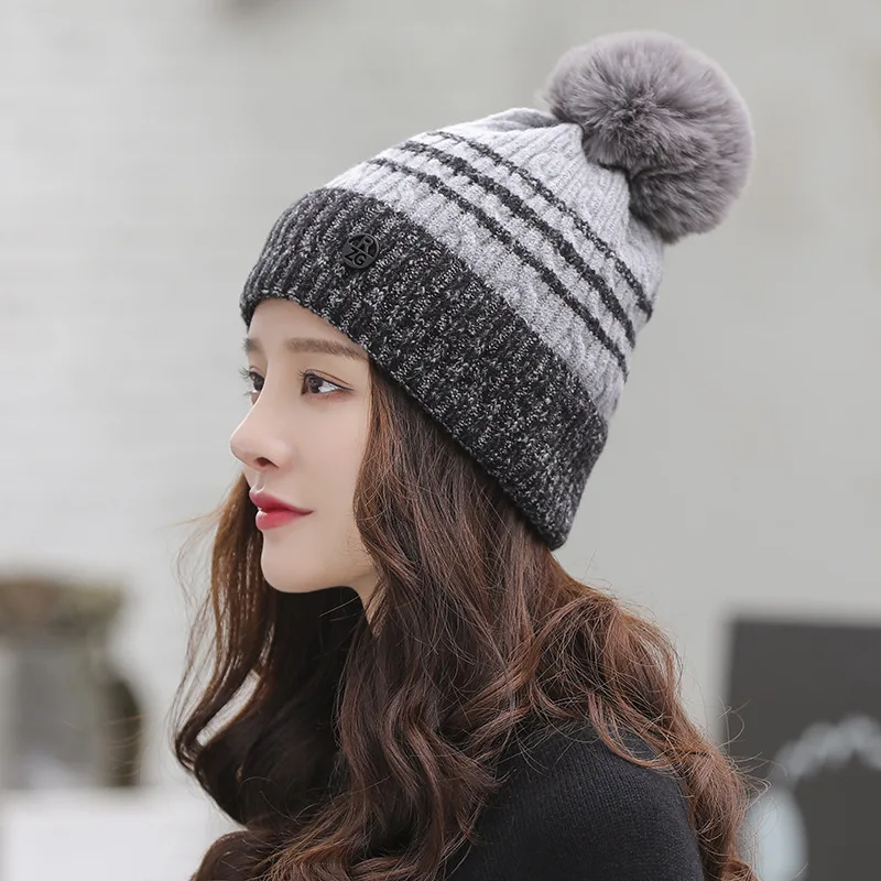 2020 Women's Hat Winter Knitted Wool Beanie Warm and Thickened Windproof Autumn Cap Lovely Big Pompom Designer Bonnets