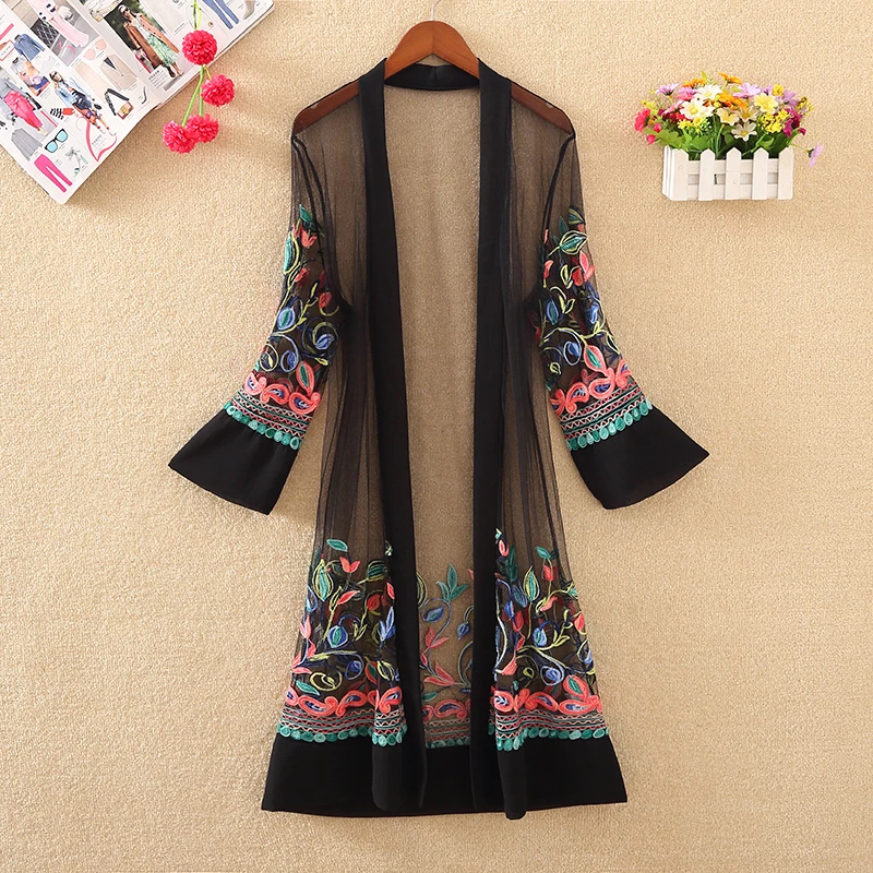 Dünne Mäntel Damen Vintage Strand weiße Oberbekleidung Frauen Blumen bestickte lange Jacke Sommer Netz Strickjacke lässig lang ärmelig