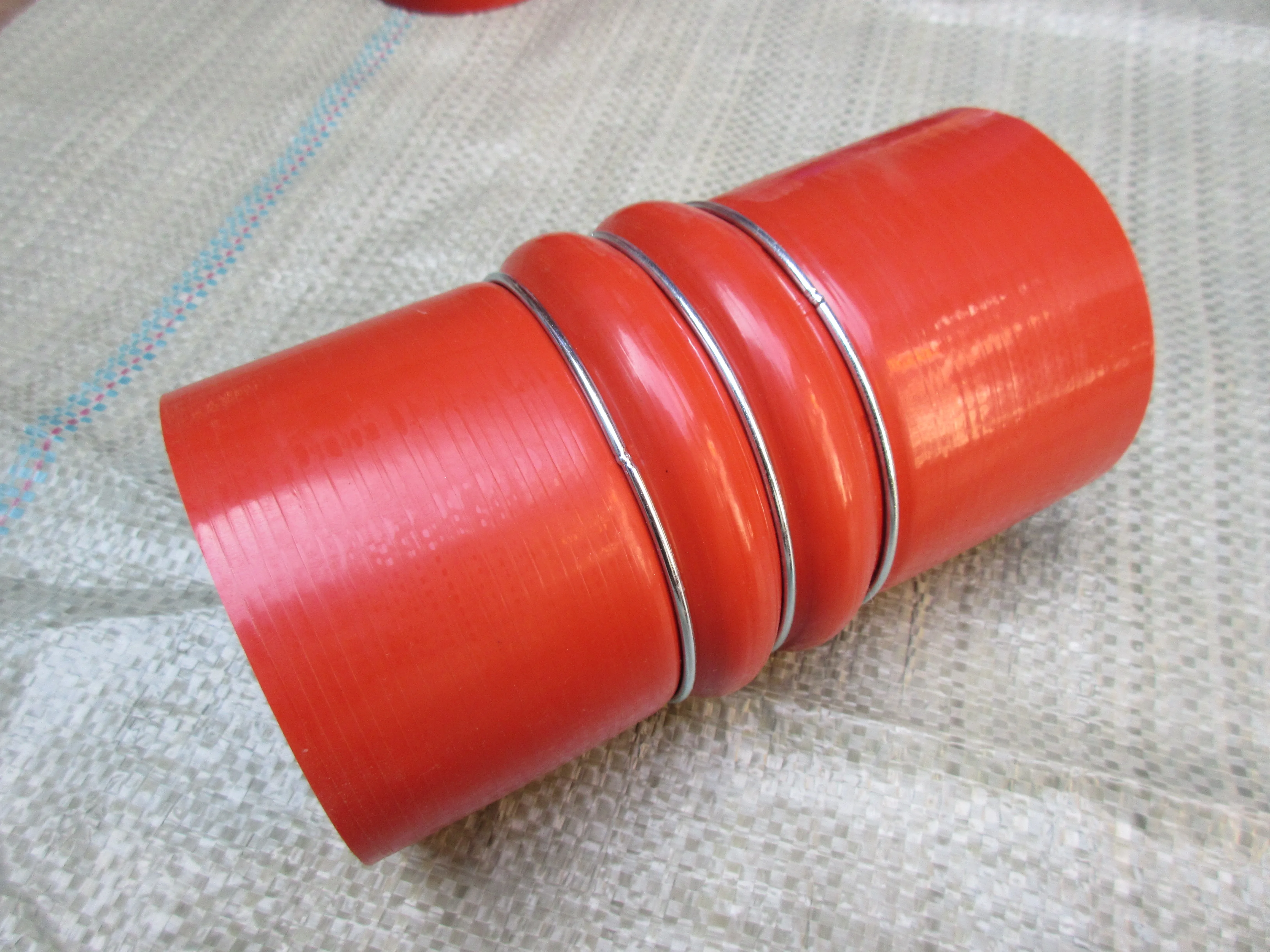 id76  300mm long  hump  hose