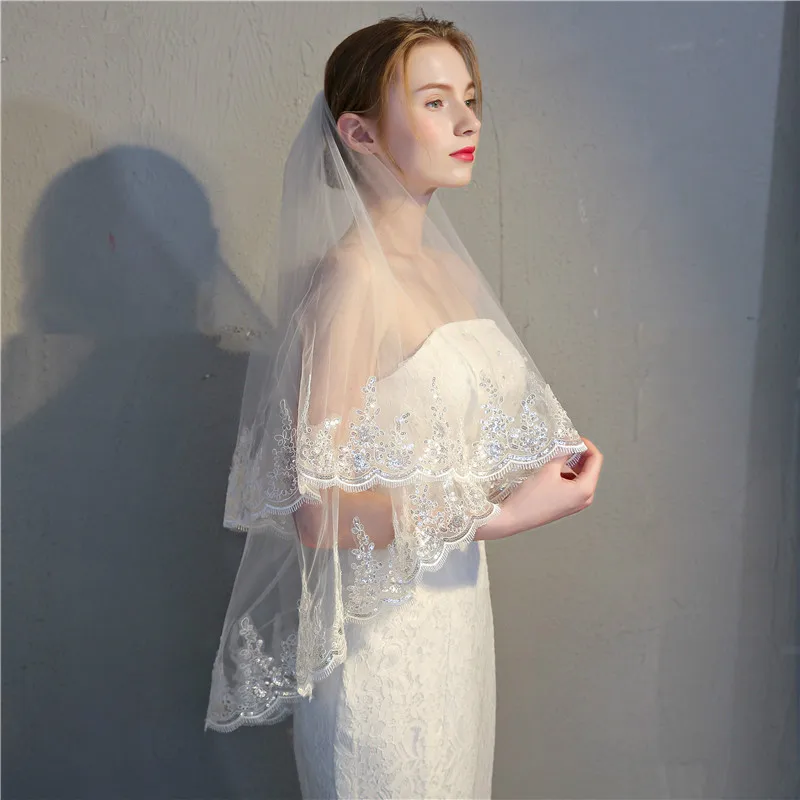 Wit Ivoor Bridal Veil Wedding Veils Twee Layer Handgemaakte Lace Edge Bruiloft Accessoires Met Kam