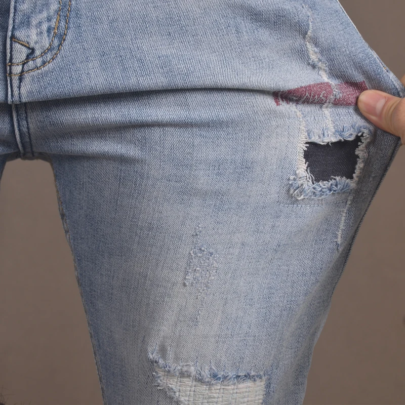 Summer Light Blue Ripped Jeans Men Casual Slim Fit Pencil Pants Streetwear Printed Patches Denim Trousers