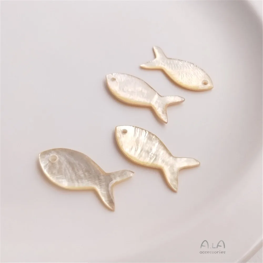 Natural Japanese Mirror Shell Fish Pendant Single Hole Shell Fish Pendant Bracelet Earrings Pendant Handmade DIY Accessories
