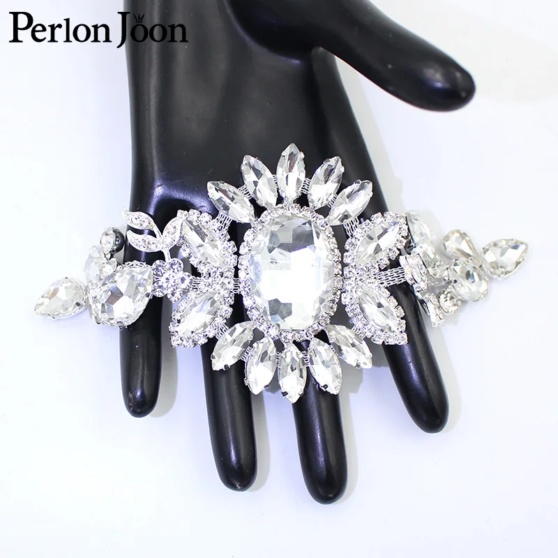 

1 piece of large oval glass rhinestone applique silver crystal flower sewn in bridal wedding decoration accessories YHX088