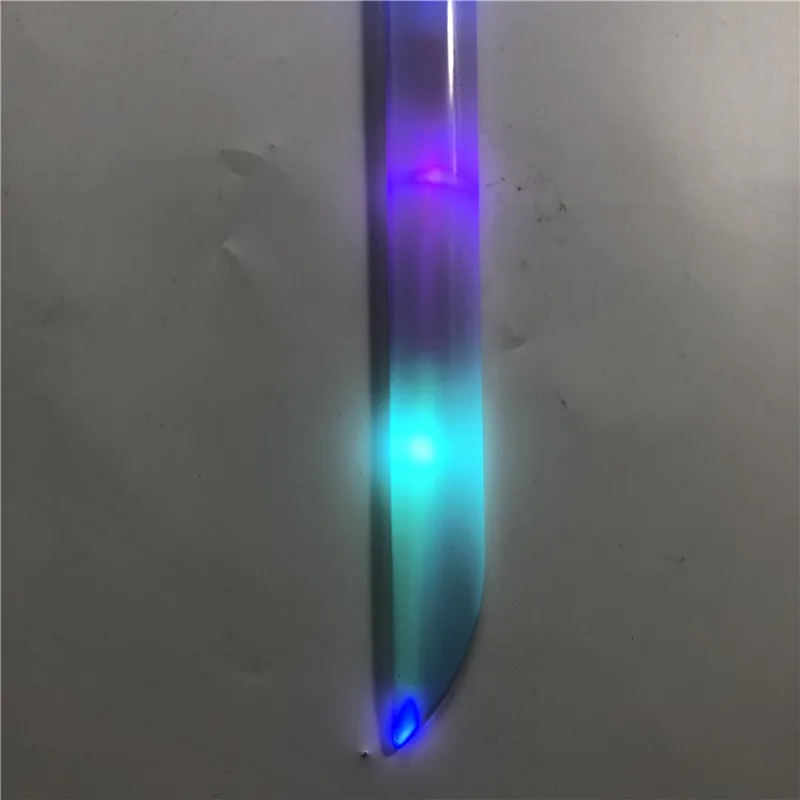 67cm eletronic sabre de luz indução tubarão espada piscando cutlass simulação plástico luz brinquedos espada crianças cosplay adereços