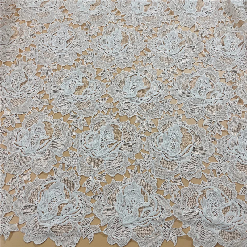 Vendita calda Off white fai da te cucito ago lavoro Guipure francese pizzo ricamo panno abito da sposa abito da sposa tessuto di pizzo 1 Yard