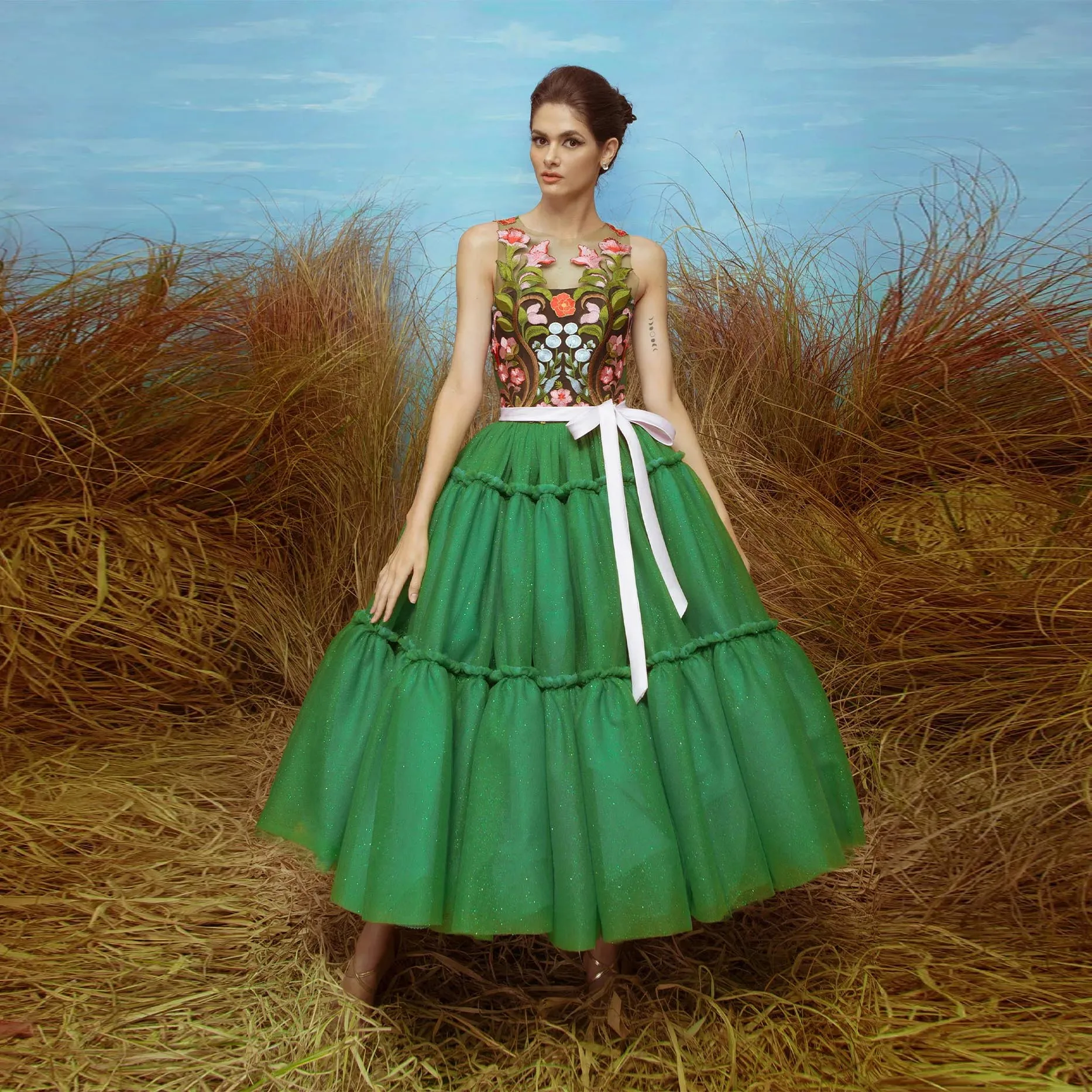 Vestido de baile de tul verde, apliques transparentes, brillantes en capas, vestidos de noche abullonados con cuello redondo, vestido de fiesta Floral