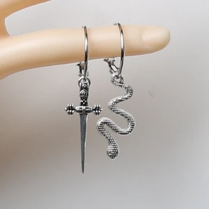 Dolch- und Schlangenkristall -Ohrringe, Schwertschmuck, gotischer Vampir, alternative gotische Hexe Hauptverkaufshexe - №4