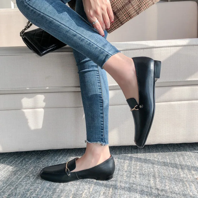 2021 Spring And Autumn New Horse Street Buckle Simple Small Leather Shoes Women's Low-heel Square Toe Solid Color Women's Shoes
