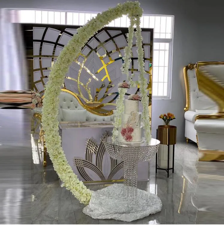 

wedding hanging cake stands