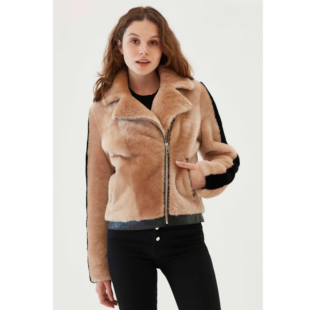 2019 New Womens Shearling Jacket Casual Wool Coat Turkey Fur Jacket Short Sheepskin Coat Womens Winter Coats