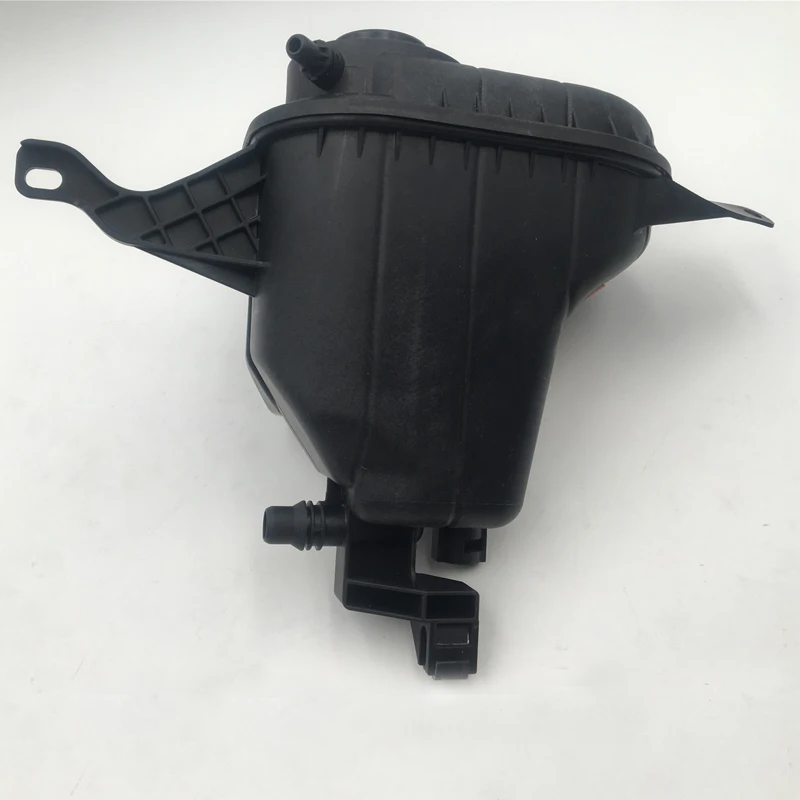 

Coolant Expansion Tank for BMW F01 F02 F10 F11 528i 530i 730i 730Li 17137601950 F18 F02 520i 523i