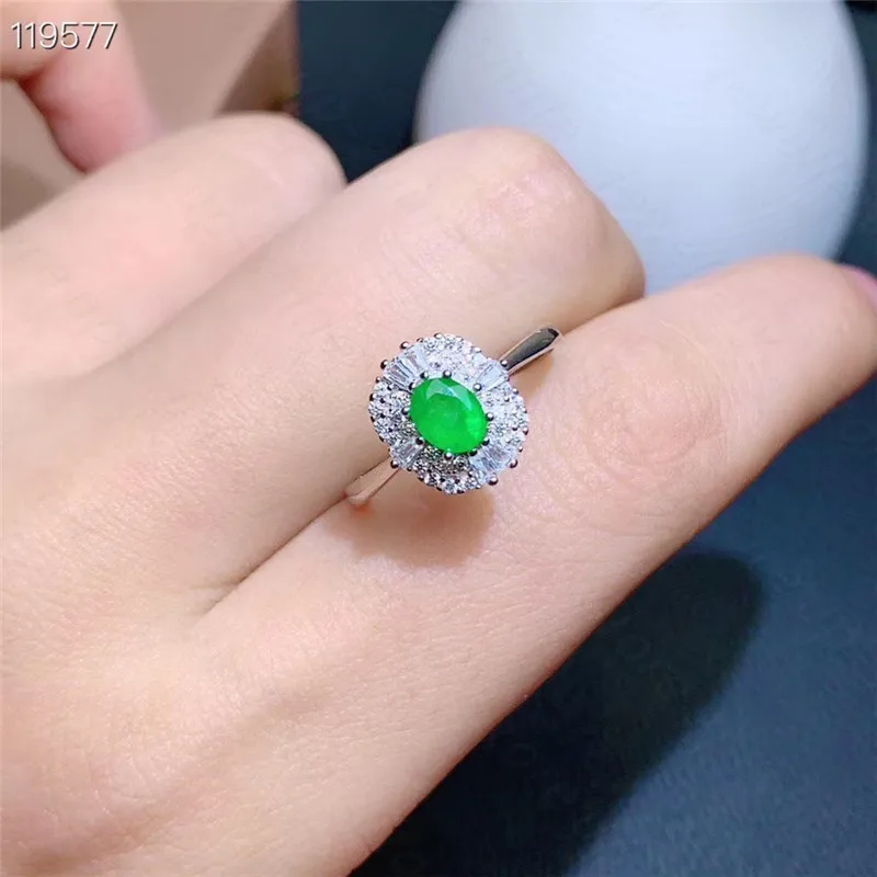 

Natural emerald ring 925 silver ladies ring luxurious atmosphere dignified and elegant