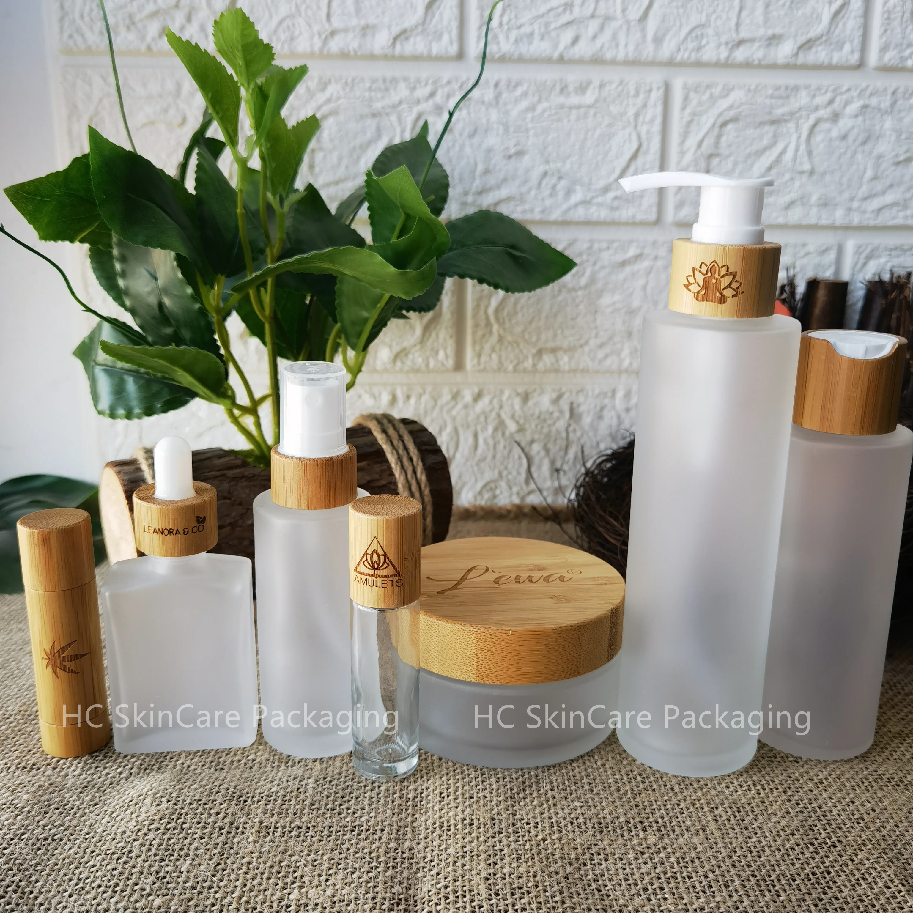 

Eco Friendly Matte Glass Engraving Logo Frosted Glass Bottles and Jars Cosmetic Container Packaging Skin Care Tools Bulk