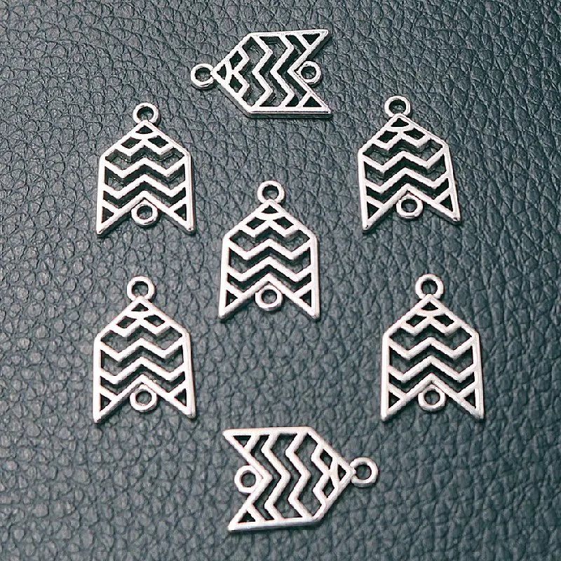 20pcs Silver Plated Road Sign Indicating Arrow Charm Bracelet Earrings Connector Pendant DIY Jewelry Handicraft Making 20*13mm