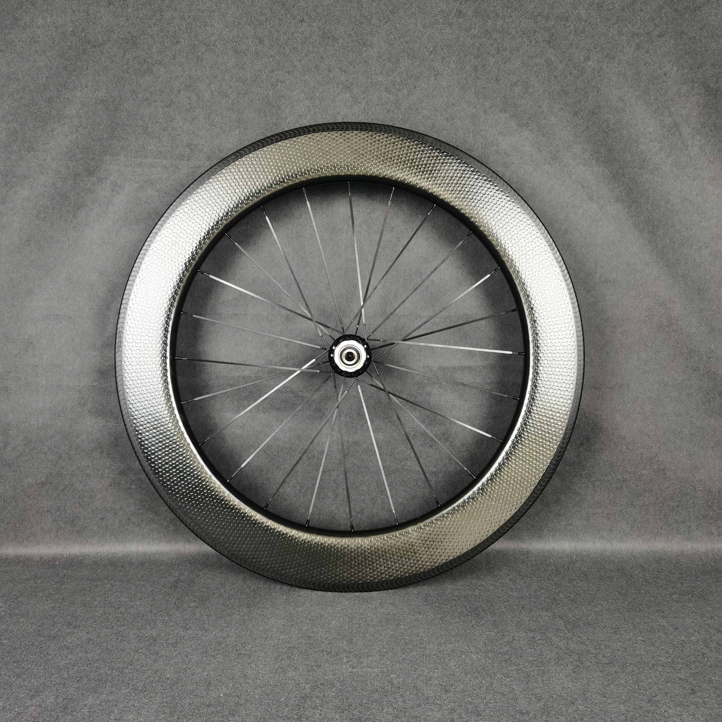 700C Carbon Fiber Dimpled Surface Road Bike Wheel Depth 80mm Width 25mm Bicycle Wheel With Special Braking Surface