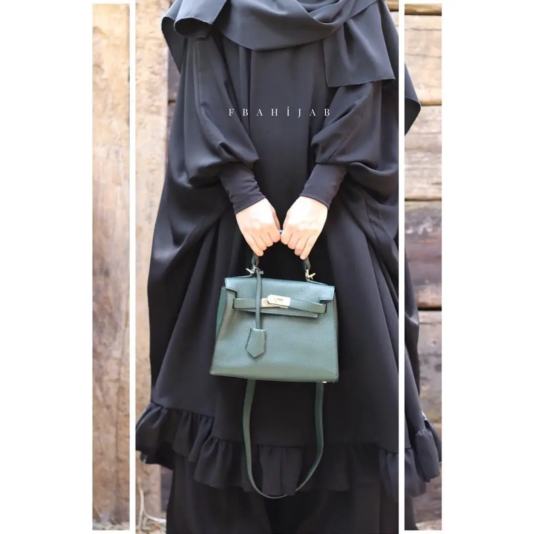

Muslim Woman Abaya Medina Silk Jilbab | Very Comfortable Hijab | One Size | New Product Opportunit / 6 Different Color Options
