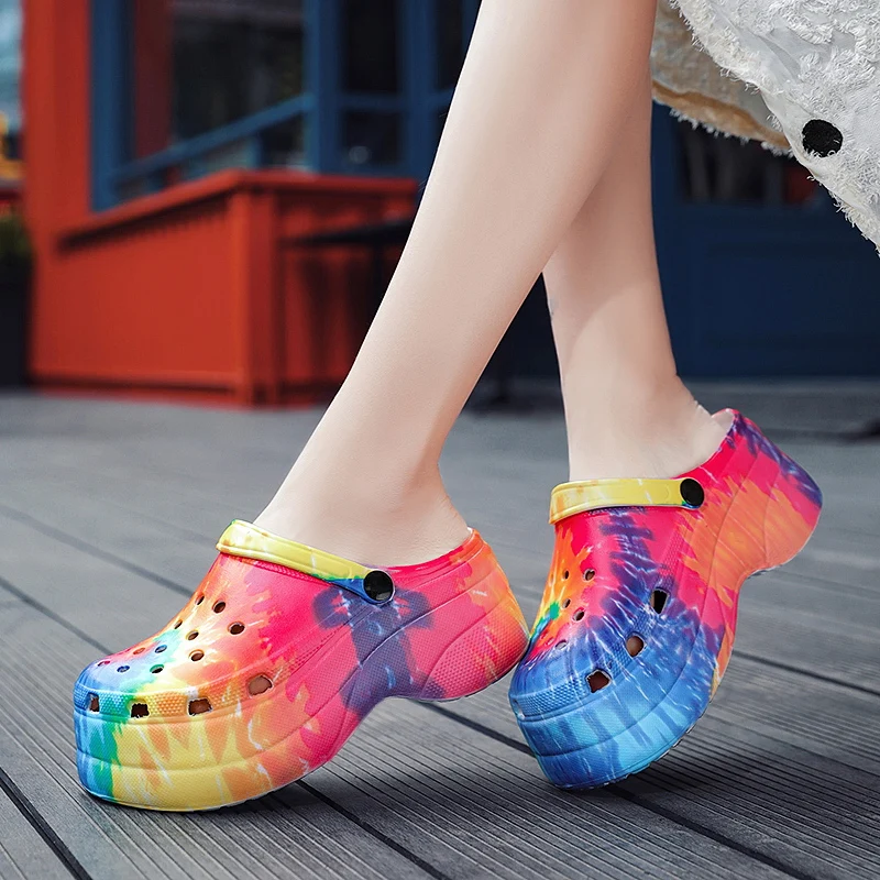 JOKIHA Platform Clogs Women Rainbow Print Height Increasing Fashion 5 CM High Heel Mule Garden Clogs Women\'s Sandals