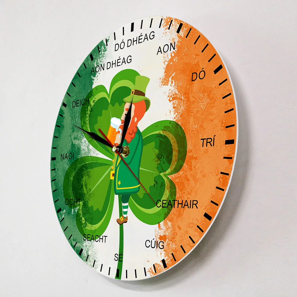 Ireland Flag Shamrock Clock Four Leaf Clover Saint Patrick's Day Celebration Irish Home Decor Wall Clock Silent Swept Wall Watch