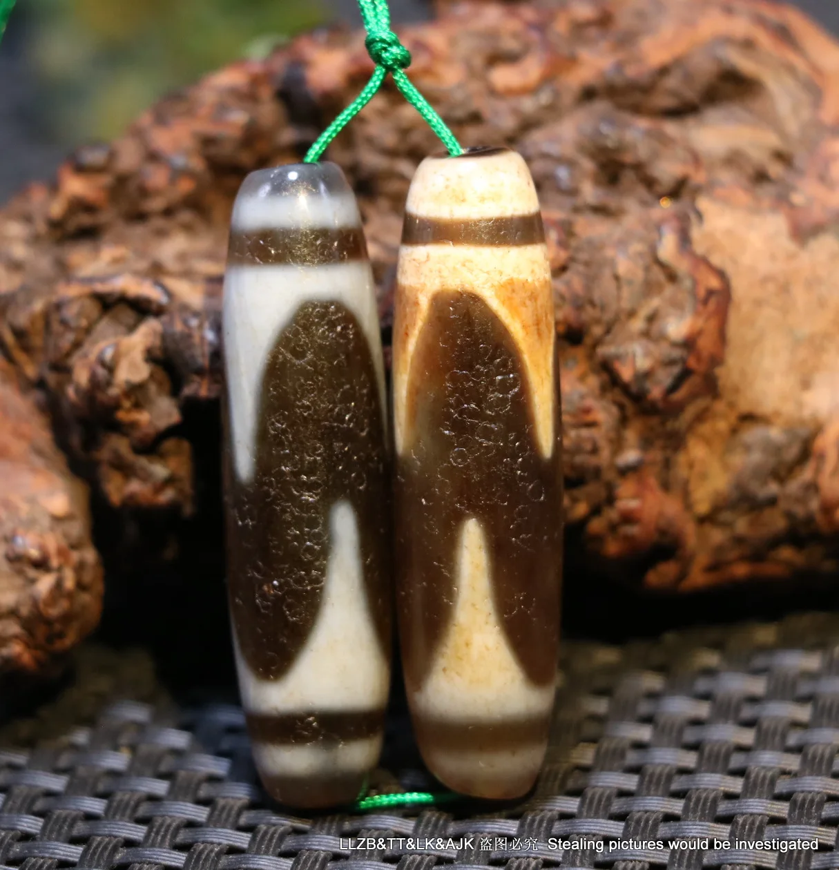 A Pair of Magic Power Energy Tibetan Old Agate Sharp Tiger Tooth dZi Bead Amulet Pendant AAA ZY Timestown UPD519A25