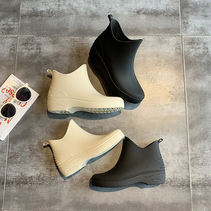 Swyevy-Botas de lluvia impermeables para mujer, zapatos informales sin cordones, botines planos y ligeros, de goma, Otoño, 2020