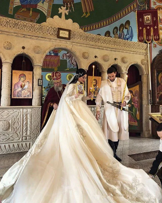 Robes de mariée musulmanes arabes vintage, robe de Rh, dentelle brodée, manches longues, patients de la mariée, quelle que soit la robe de mariée, 2021