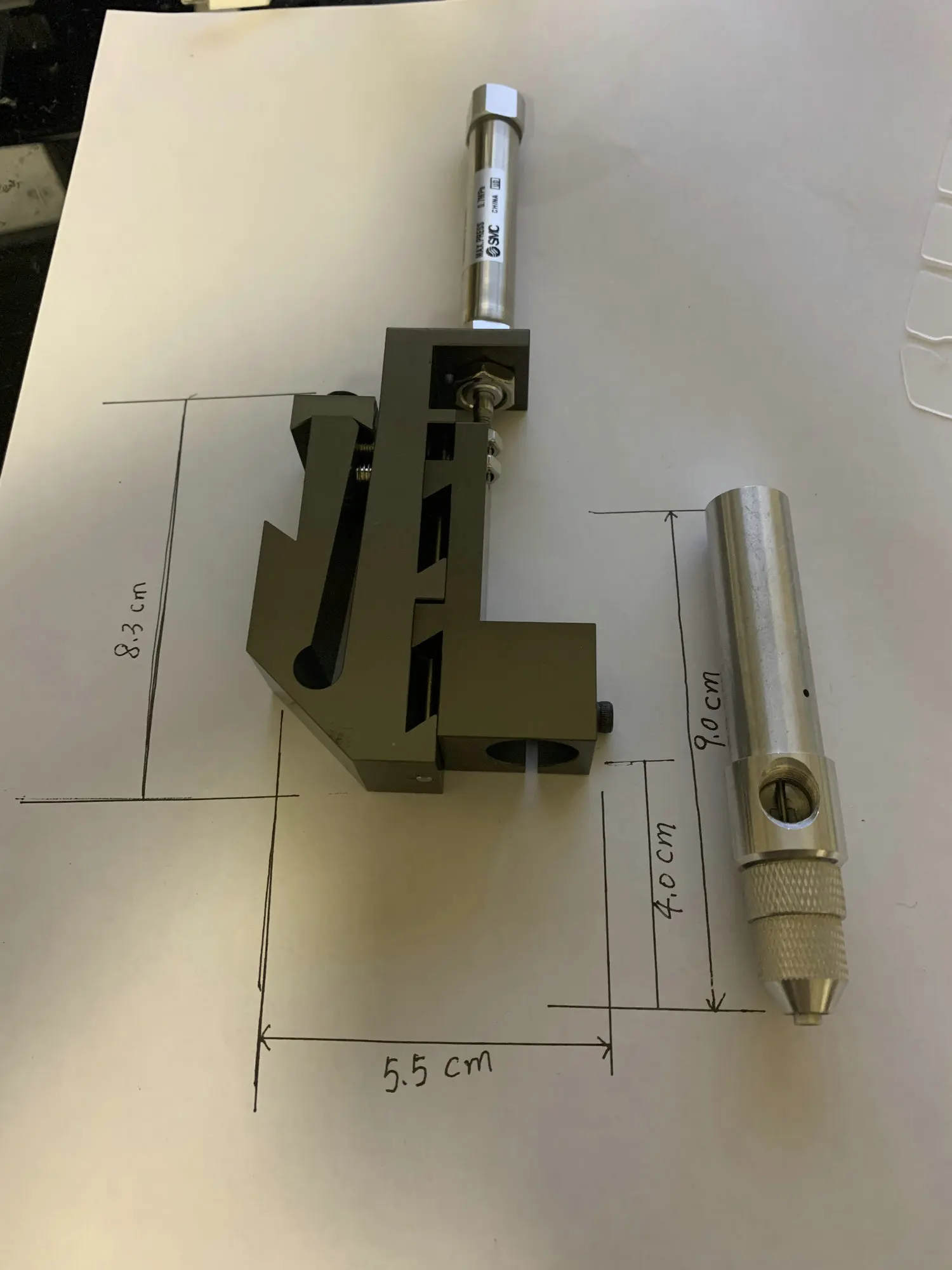 airOperated SingleActing precision Suck Back Dispense Valve with mounting Bracket and Air Cylinder