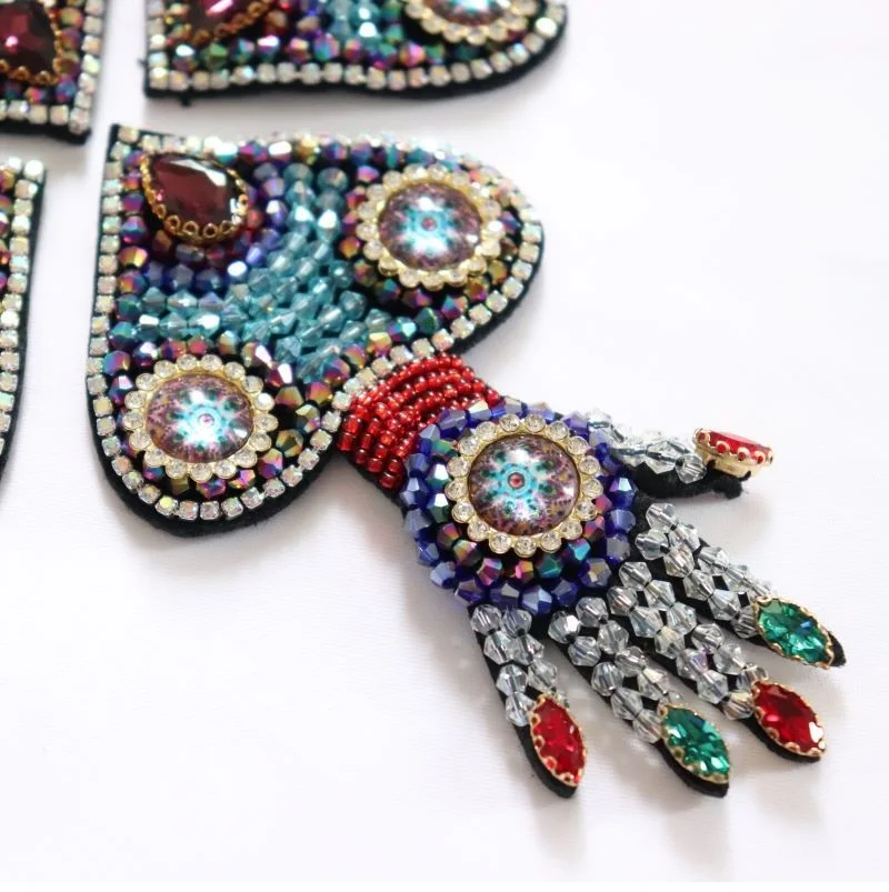 Handmade Beading Love Hand Cloth Stickers DIY Brooches Clothing Decoration Accessory Clothes Hole Patches