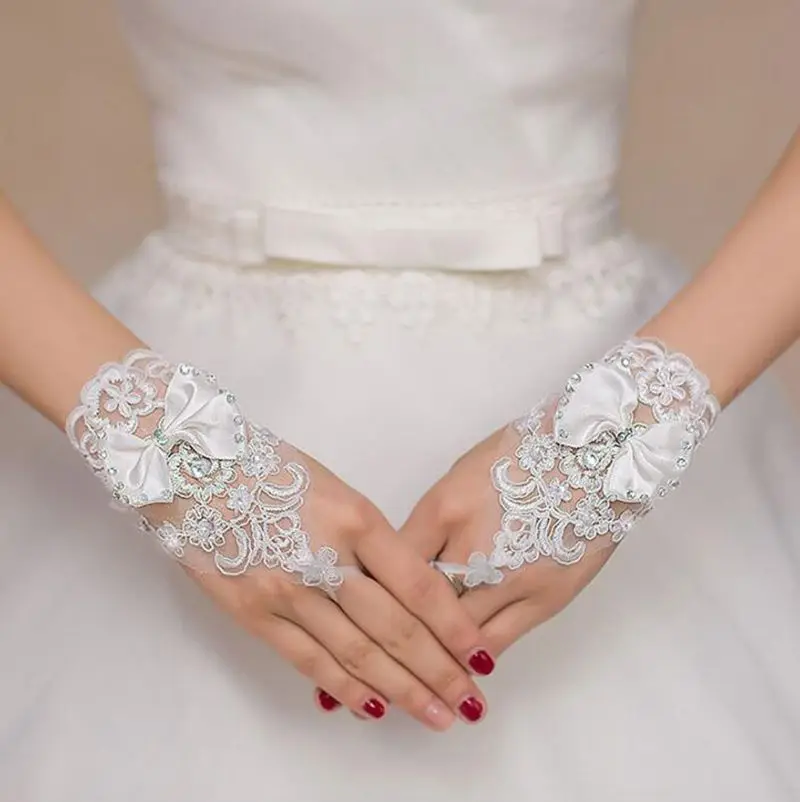 

Crystal White Short Bow Style Lace Bride Hand Gloves Fast Delivery