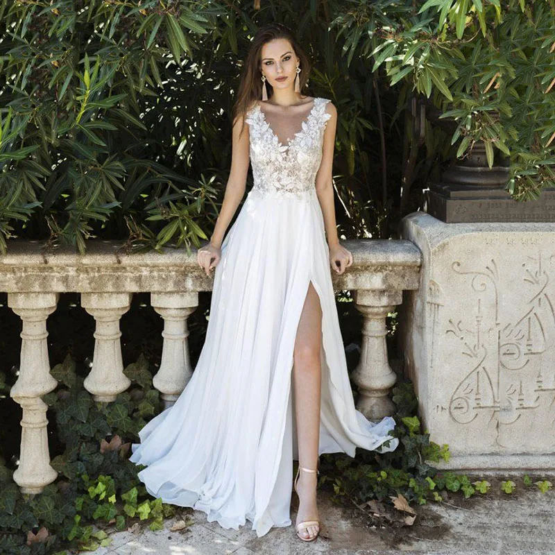 Splendido in vendita abiti da sposa in pizzo Bohomian abiti da sposa senza maniche con spacco laterale per la sposa scollo a V 2022