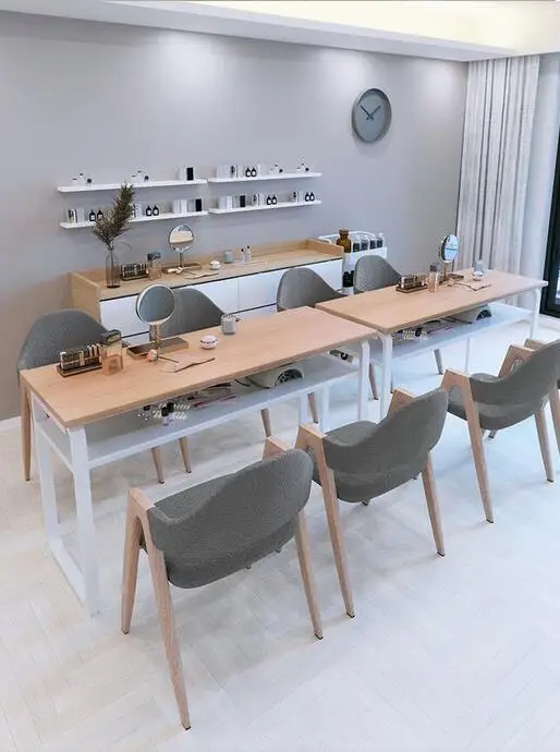 Table à ongles rouge simple, double couche