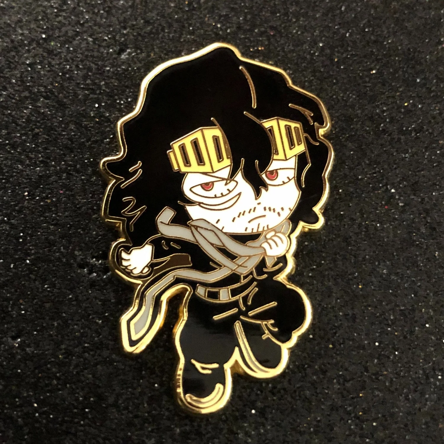 Alfiler de esmalte duro de dibujos animados Aizawa Shota, broche de Metal, joyería de Anime, fanáticos de My Hero academia, lindo