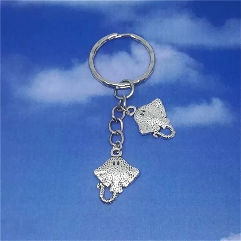 Antique Silver Color Fish Keychains Animal Keychains Ocean Jewelry Stingray Keychain Sringray Keyring