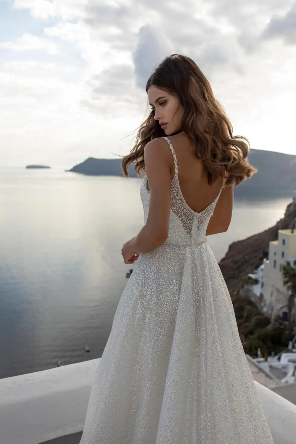 2020 Lace Wedding Dresses Spaghetti Straps Sleeveless A Line Bridal Gowns Custom Made Sexy Backless Sweep Train Wedding Dress