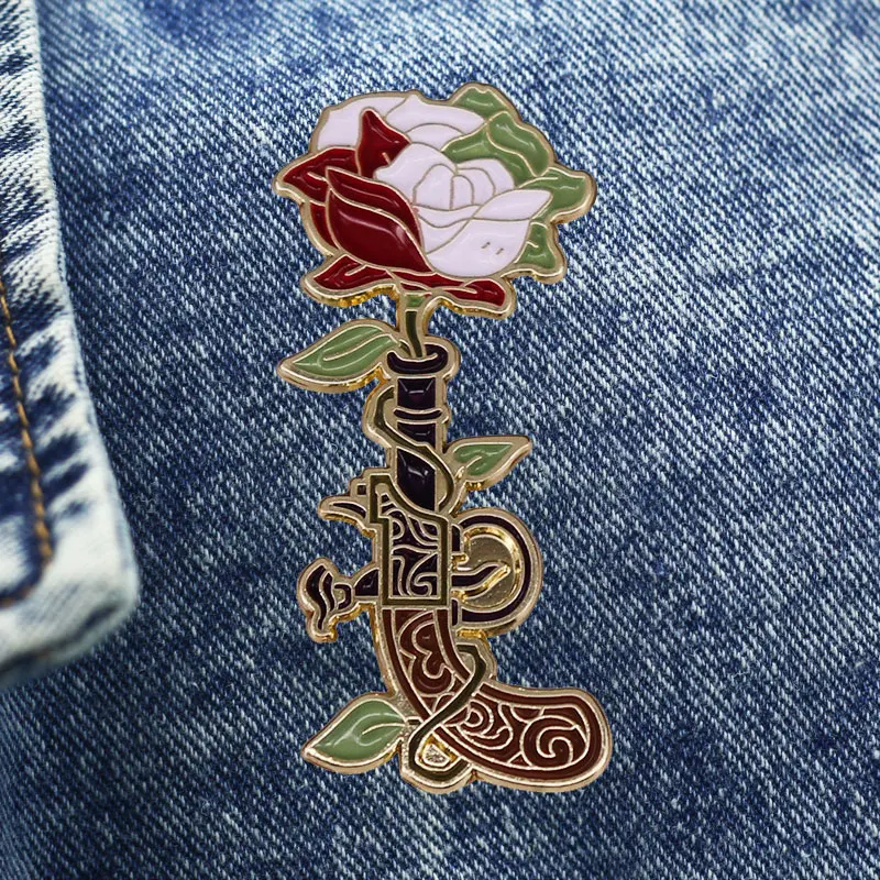 Guns And Roses Beautiful Flowers Brooch Metal Enamel Lapel Badge Collect Denim Jacket Backpack Pin Given Friends And Fans Gifts