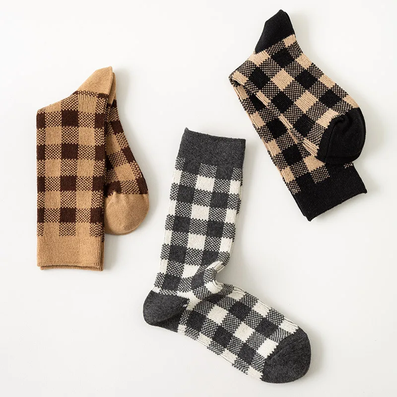 

British Style Fashion Lattice Socks Women Autumn Winter Cotton Knit Socks White Black Classic Plaid Preppy Style Student Socks