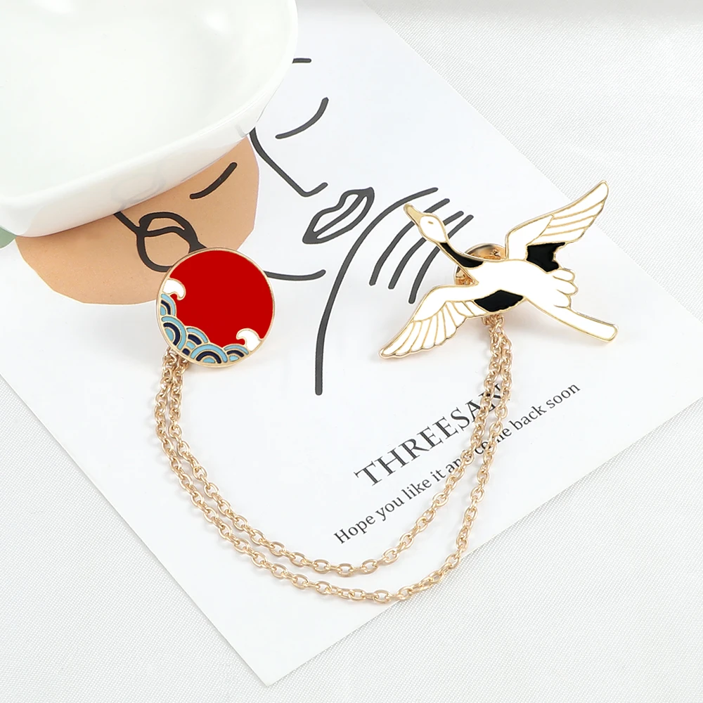 Chinese Style White Crane Bird Red Sun Wave Brooches With Metal Chain Enamel Pin Shirt Bag Lapel Pins Badge Vintage Jewelry Gift