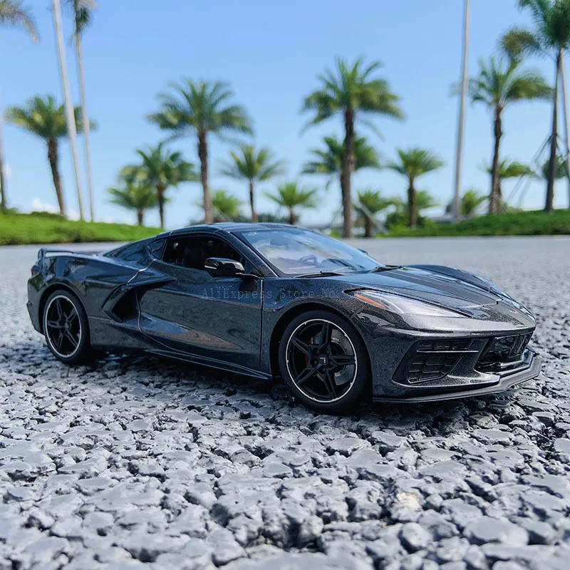 Maisto 1:18 2020 Chevrolet Corvette C8 Stingray Coupe Simulation Sports Car Alloy Retro Car Model Die Casting Model Collection