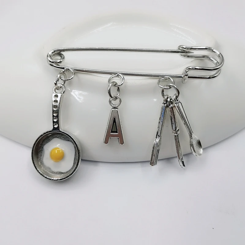 Chef gift chef brooch fried egg frying pan tableware kitchen gift knife and fork letter A-Z personality brooch