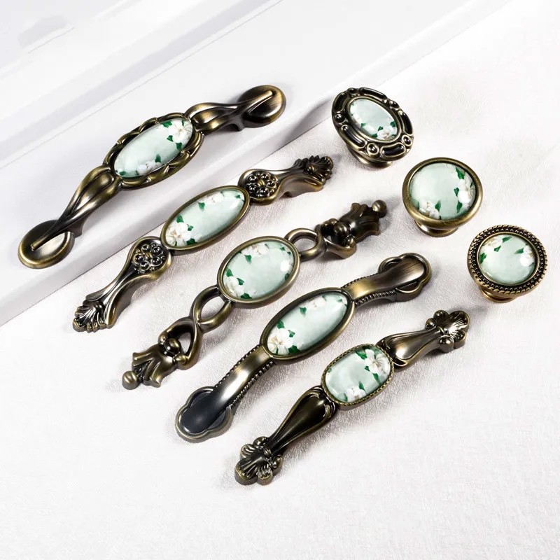 

Retro Flower Furniture Handle Elegant Vintage Bronze Kitchen Cabinet Knobs And Handles Wardrobe Cupboard Door Handle Drawer Pull