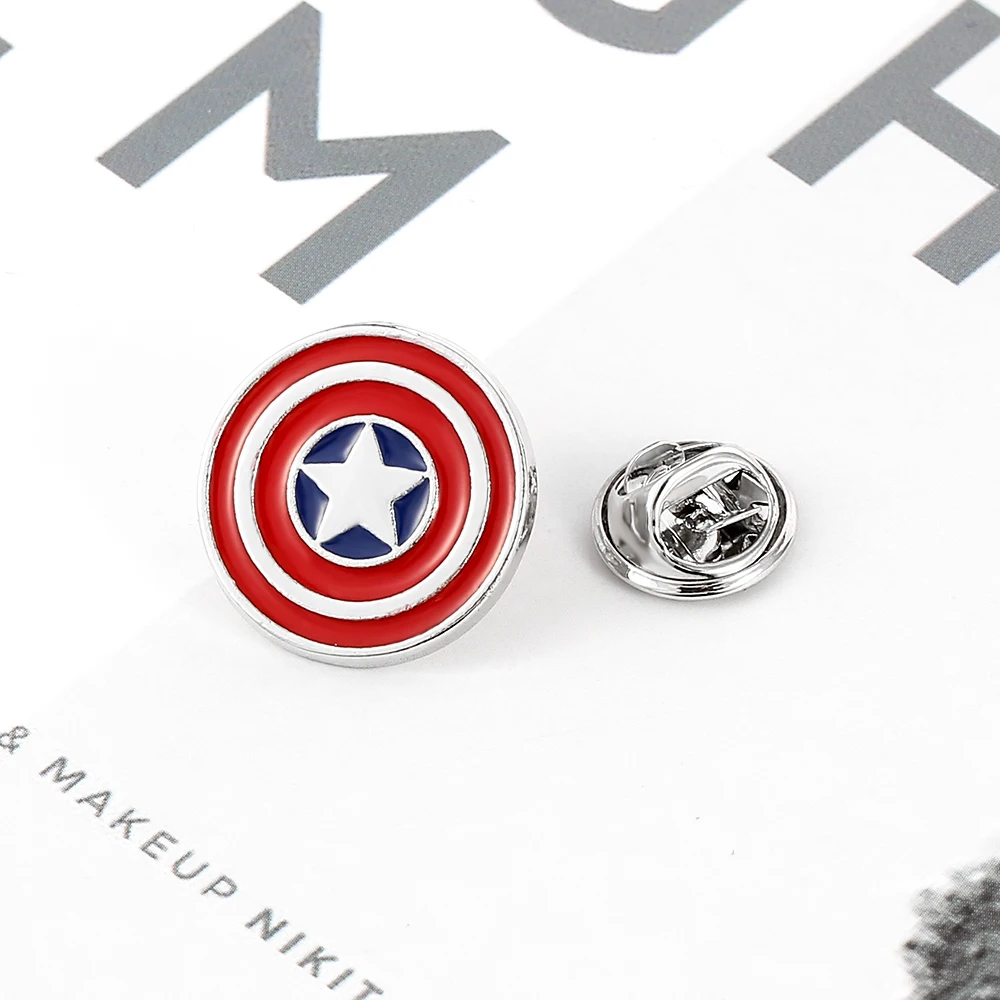 Marvel Movie Captain America Shield spilla smaltata moda uomo e donna gioielli Badge zaino accessori