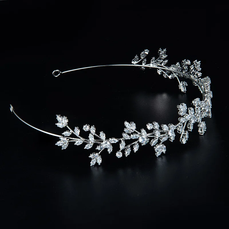 YCDZSWWL European Style Goddess Maple Leaves Shaped Elegant Headband Fairy Tiara Zircon Inlayed Full Crystal Bridal Crown