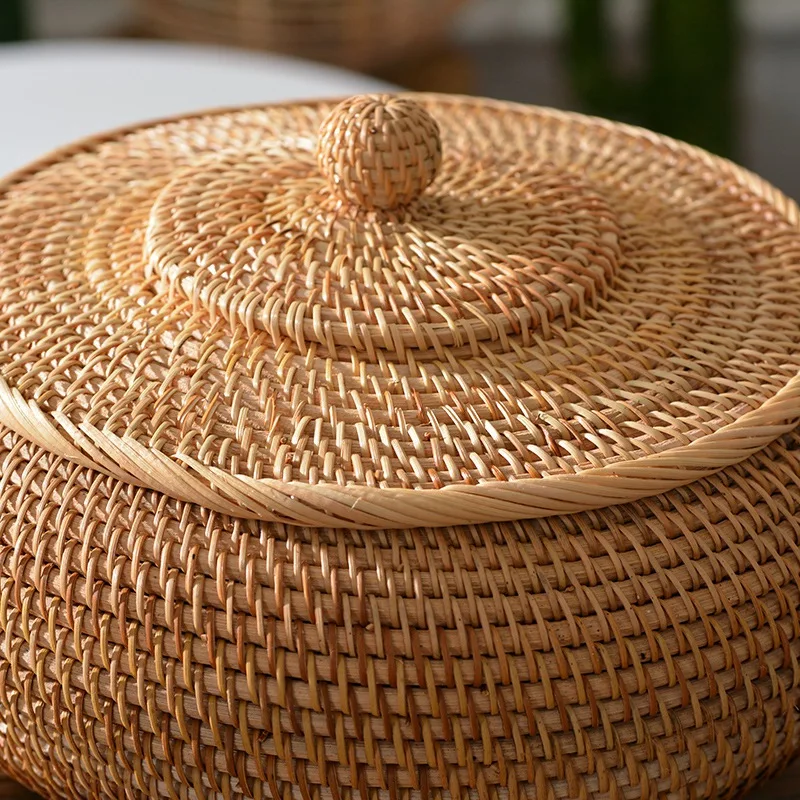 LBER Rattan Boxes with Lid Hand-Woven Multi-Purpose Wicker Tray with Durable Rattan Fiber Round 11 Inch Diameter