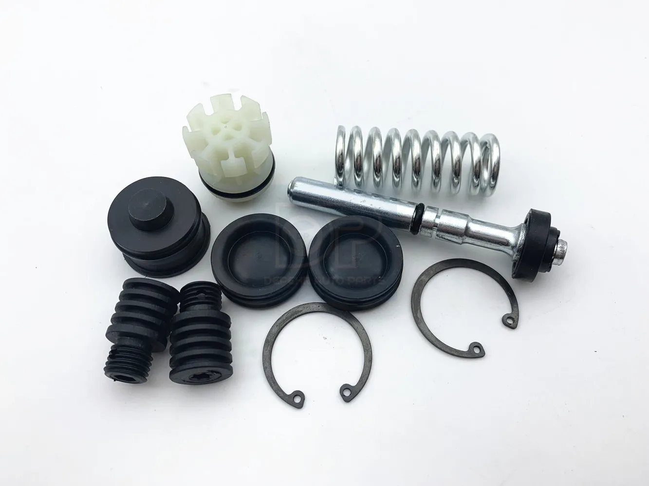 Um conjunto de kits de reparo 21583806 K 035697 K50 EKKB.63.26A para o secador de ar K do APU do caminhão de Volv FH FM 148329 K50 22358797