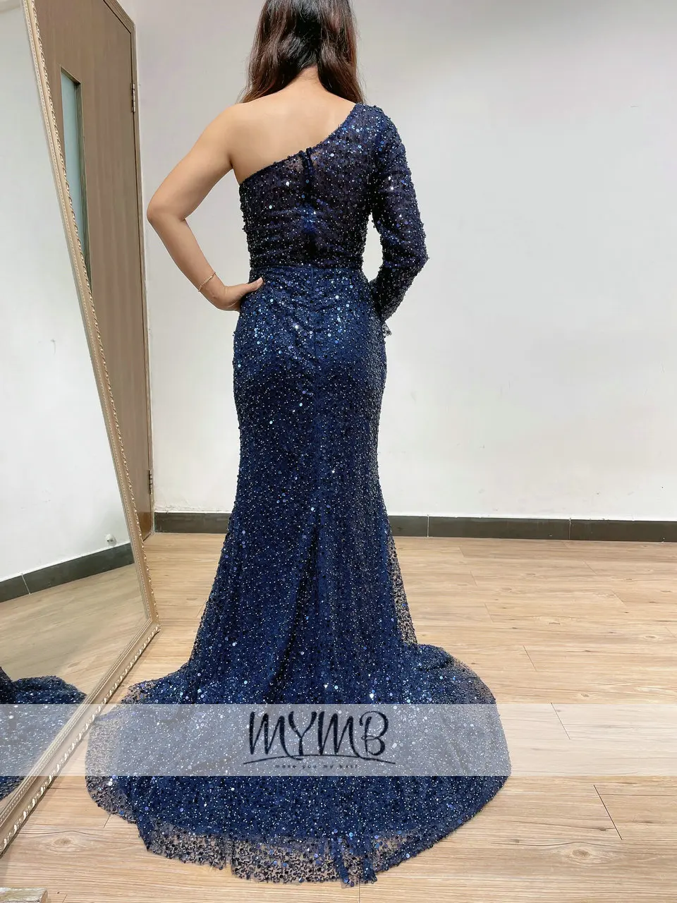 Robe de soirée pour femmes, tenue de soirée, asymétrique épaule dénudée, manches longues, bleu marine, styliste, Haute Couture, Exclusive, mariage, 2022, MY61102