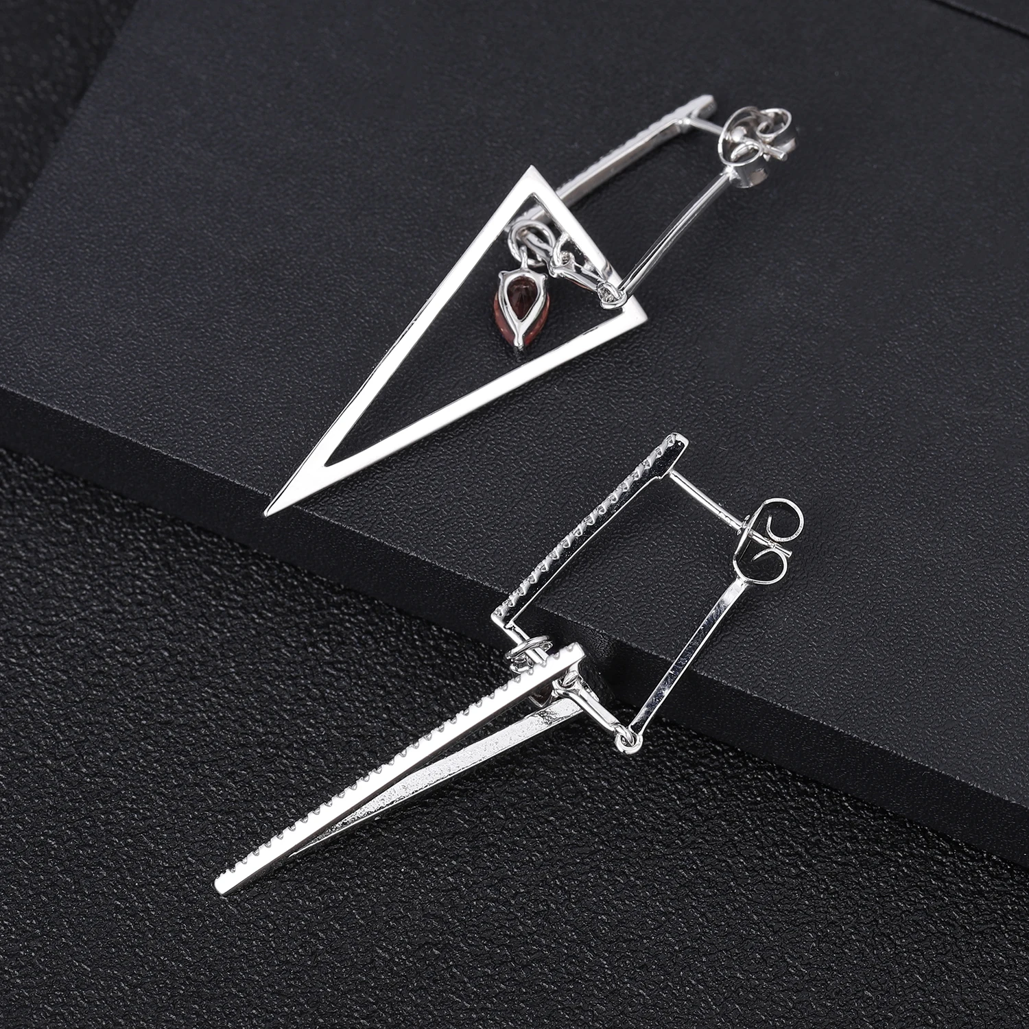 GEM\'S BALLET Triangle 925 Sterling Silver Smart Chic Earrings Natural Red Garnet Gemstone Drop Earrings for Women Fine Jewelry
